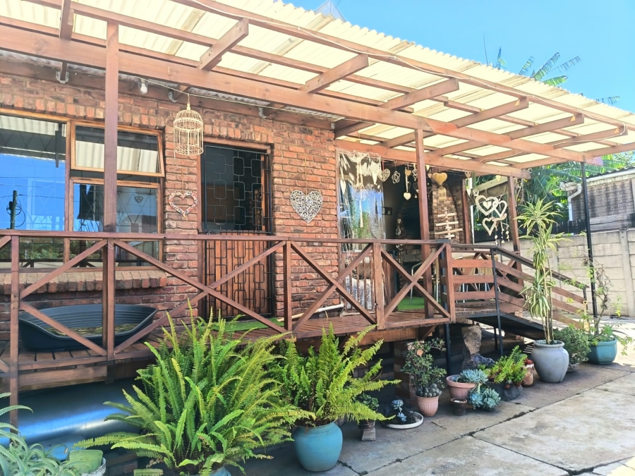 5 Bedroom Property for Sale in College Hill Eastern Cape